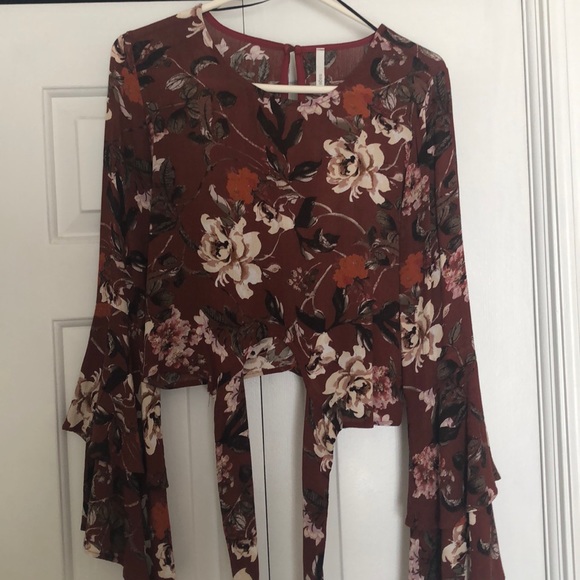 Top - Picture 2 of 4